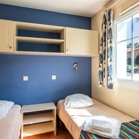 Apartment Sur Golf Avec Piscine Chauffee A Lacanau-ocean Lacanau
