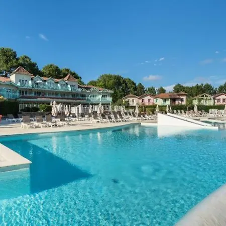Sur Golf Avec Piscine Chauffee A Lacanau-ocean Apartment