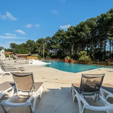 Apartment Sur Golf Avec Piscine Chauffee A Lacanau-ocean