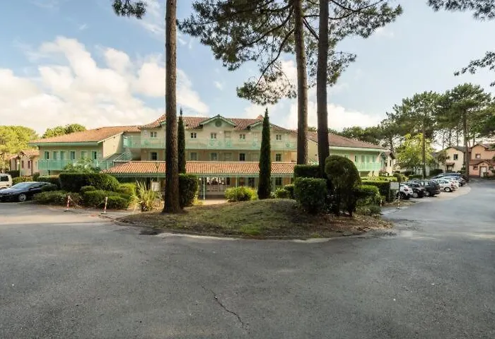 Sur Golf Avec Piscine Chauffée à Lacanau-océan Appartement Lacanau