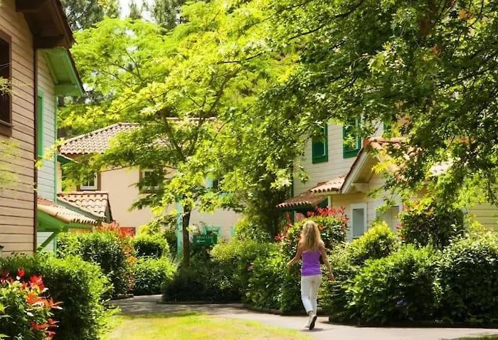 Appartement Sur Golf Avec Piscine Chauffée à Lacanau-océan *